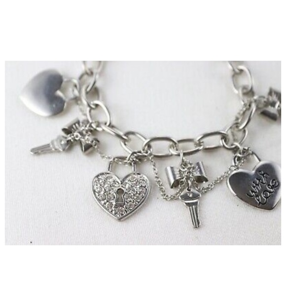 Guess Charm Bracelet Hearts Lock Key Silver Tone. - Picture 3 of 4